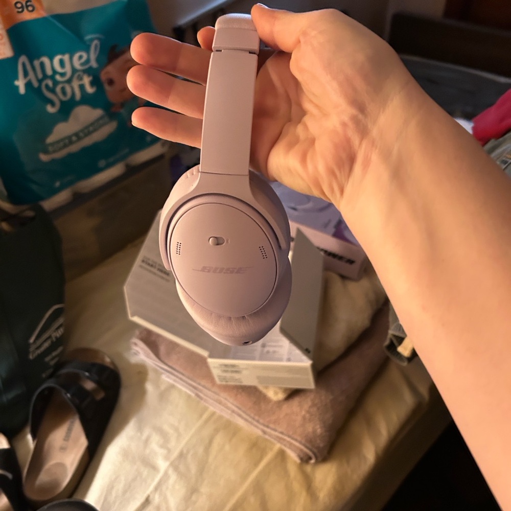 Bose quietcomfort Wireless Headphones - lilac